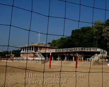 Photograph of Through The Net from www.MilwaukeePhotos.com (C) Ian Pritchard